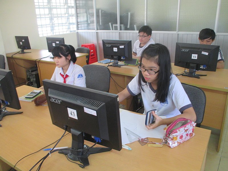 Tổ chức thành công cuộc thi giải toán trên Internet