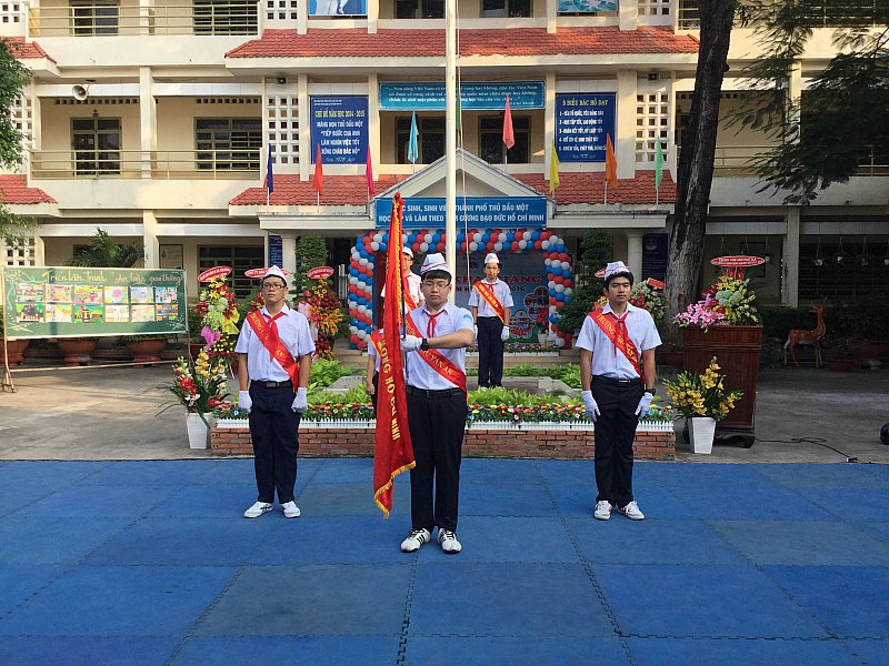 Chào cờ khai giảng năm học 2015 - 2016