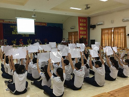 Học sinh trả lời câu hỏi