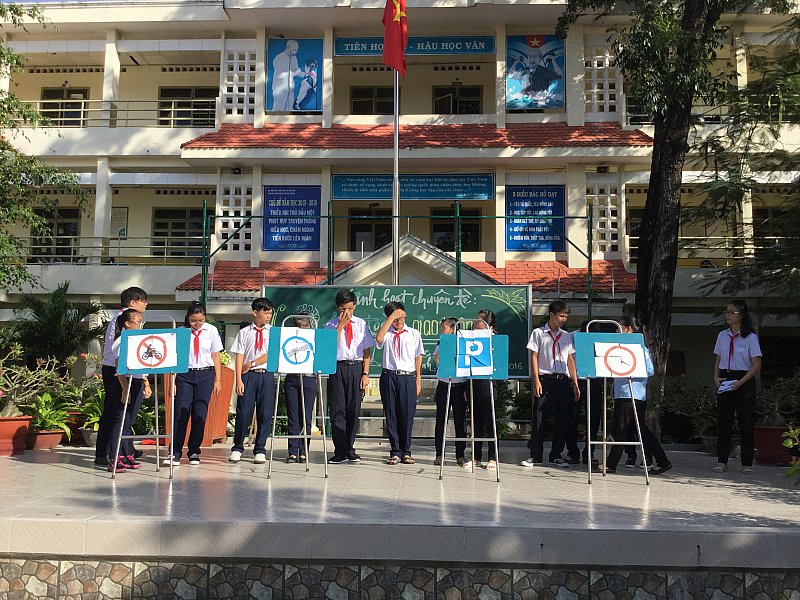 Hưởng ứng tháng An toàn giao thông