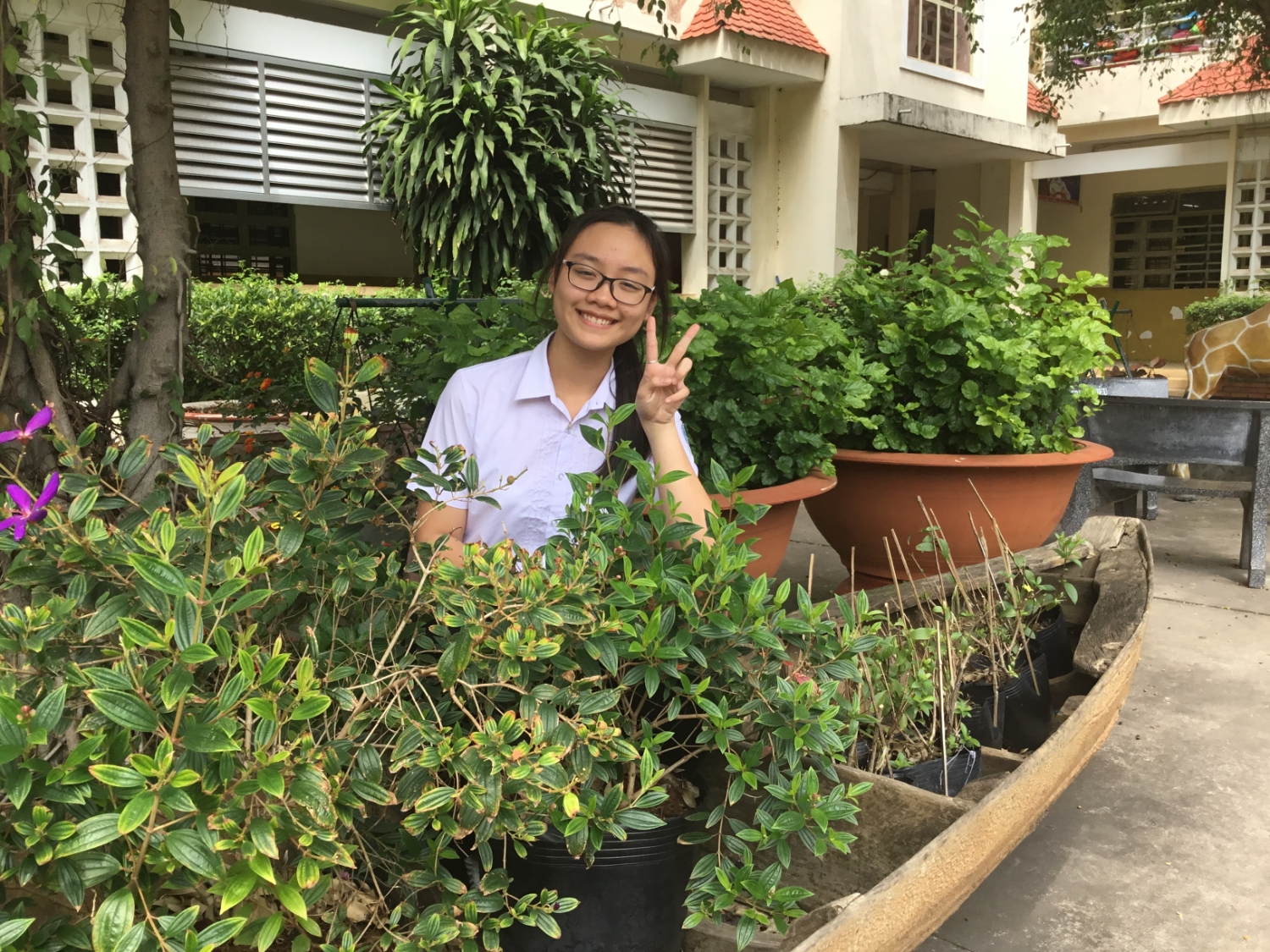Trần Tú Nhi giải nhì môn anh văn