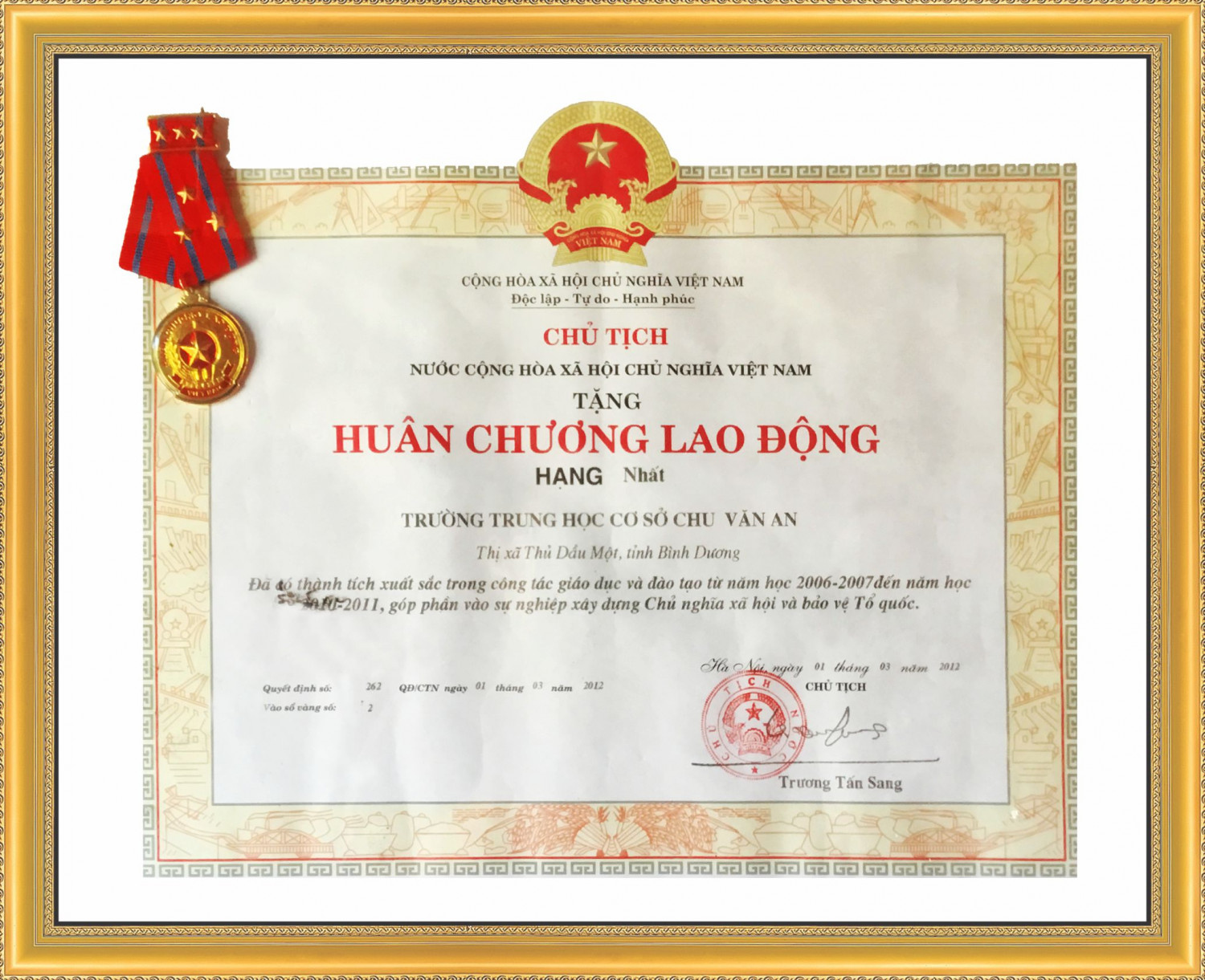 bang khen 8