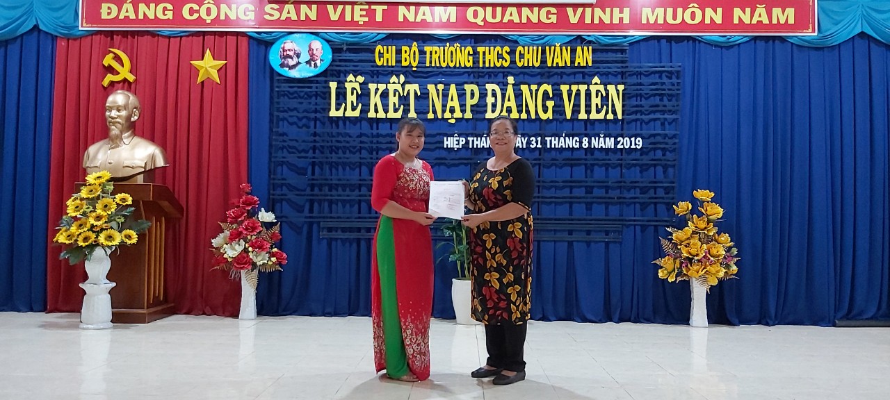 Lễ kết nạp đảng viên