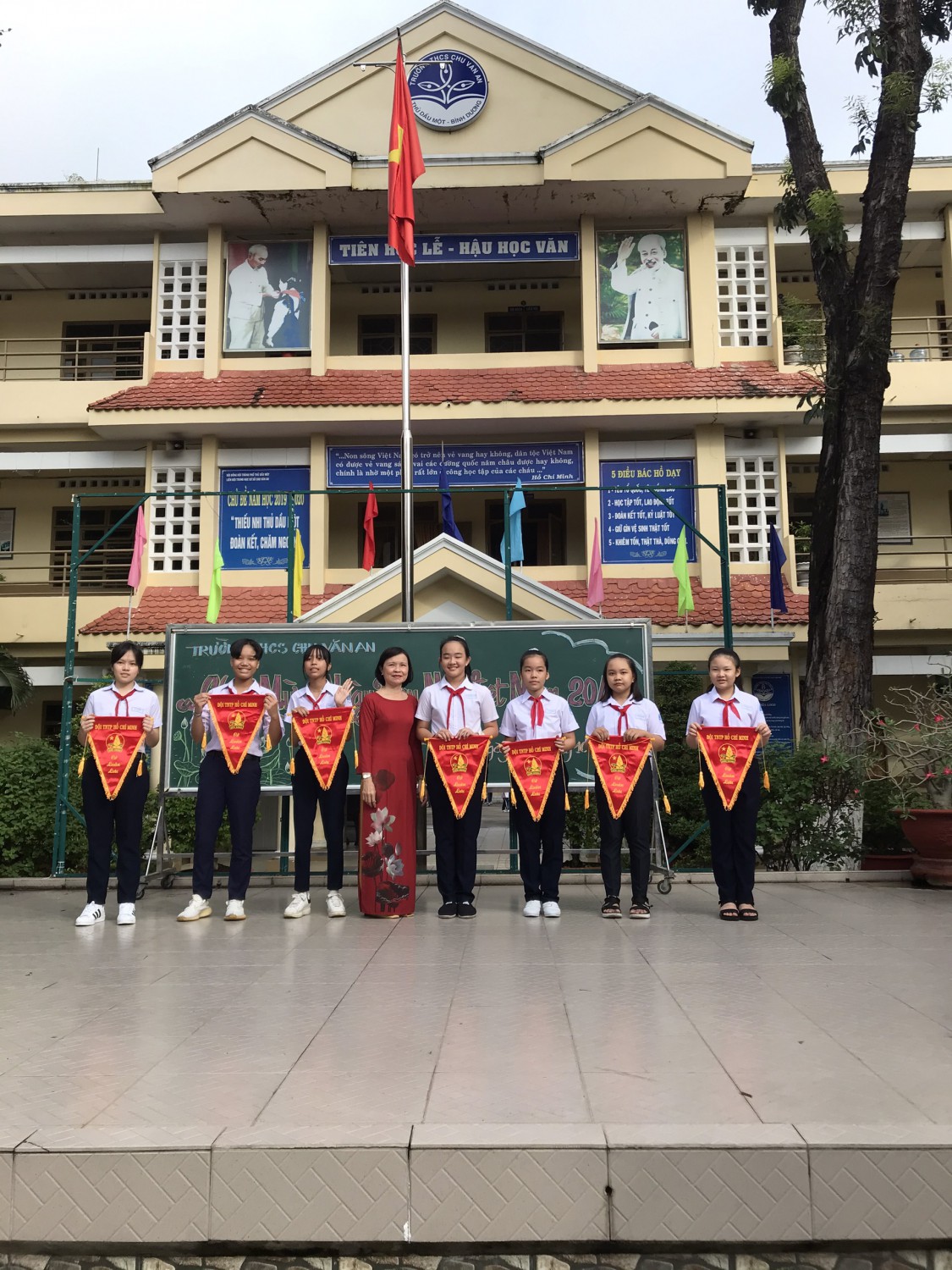 Sinh hoạt Chào mừng Ngày Phụ Nữ Việt Nam 20/10