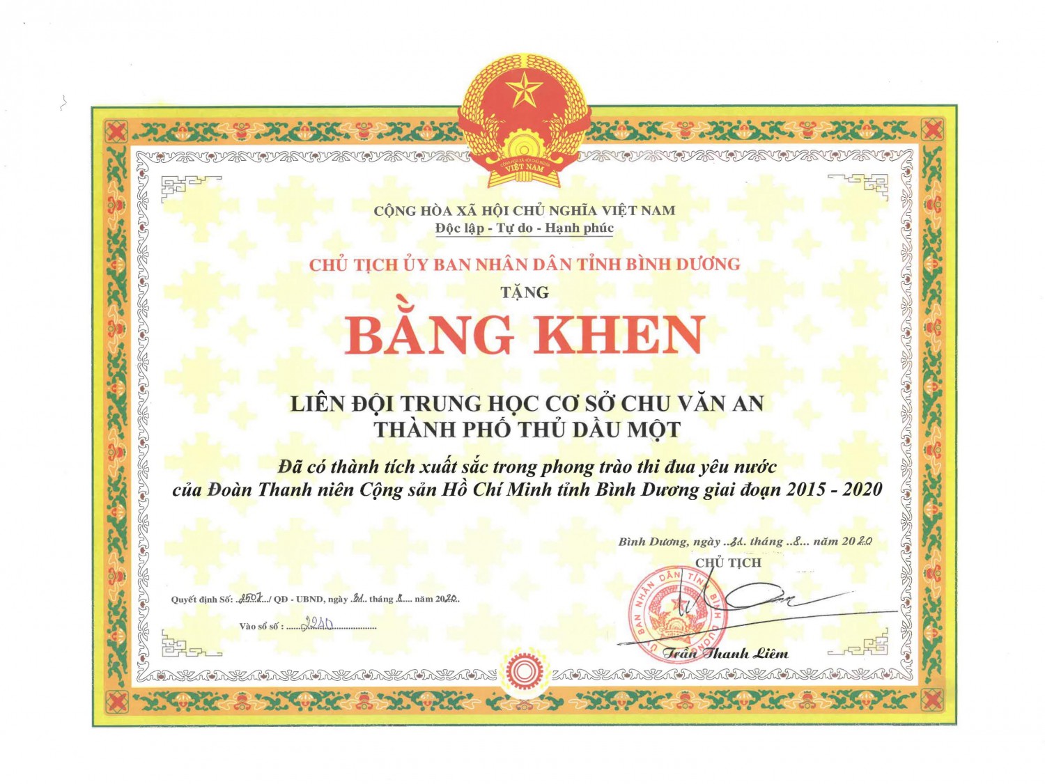 Liên đội nhận bằng khen của Chủ tịch UBND tỉnh