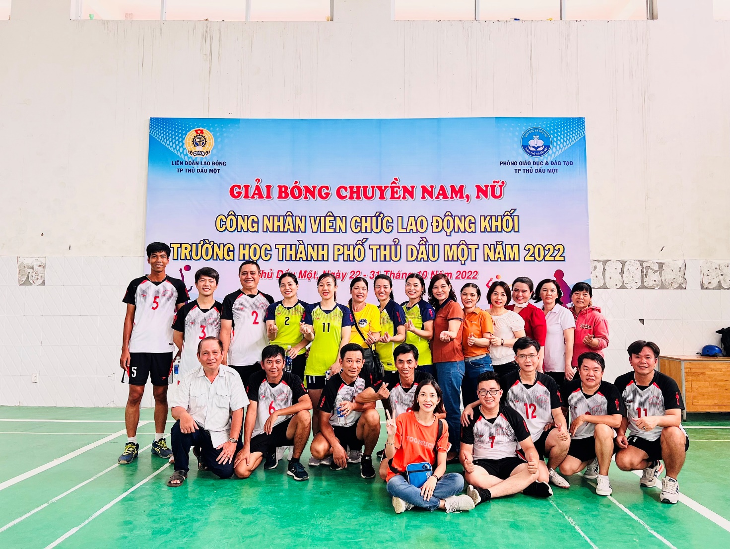 Công đoàn cơ sở Trường THCS Chu Văn An, thành phố Thủ Dầu Một, tỉnh Bình Dương tham gia Giải Bóng chuyền nam, nữ công nhân viên chức, lao động khối trường học thành phố Thủ Dầu Một năm 2022