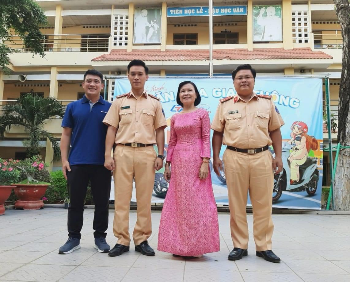 Trường THCS Chu Văn An, thành phố Thủ Dầu Một, tỉnh Bình Dương tổ chức chuyên đề “Hành trình Văn hóa giao thông” cho học sinh