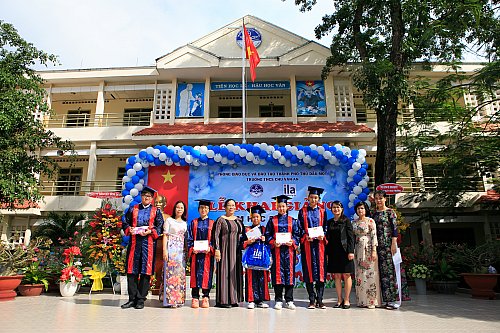 khai giang 12